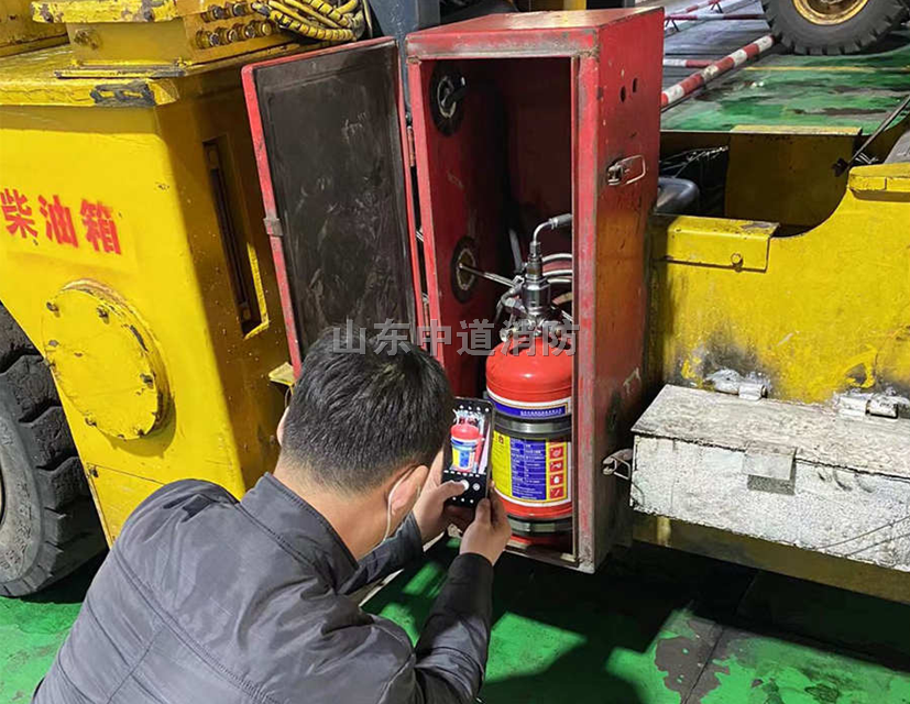 煤礦礦用車發動機艙水基自動滅火系統的應用