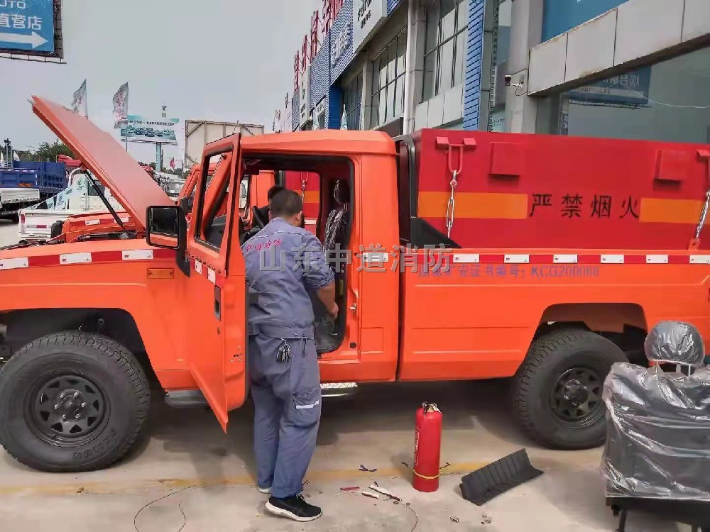 礦山車輛發動機艙自動滅火裝置的安裝