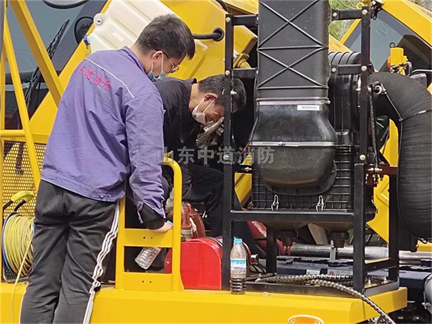 煤礦車輛自動滅火裝置在礦區寬體自卸車發動機艙防自燃安裝的重要性